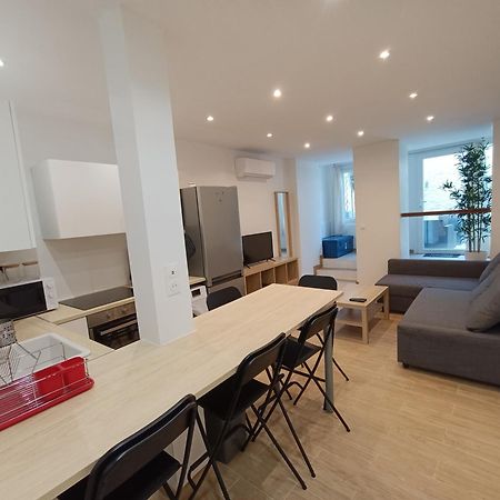 T3 Renove Avec Cour, Intra Muros Avignon Exterior photo