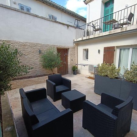 T3 Renove Avec Cour, Intra Muros Avignon Exterior photo