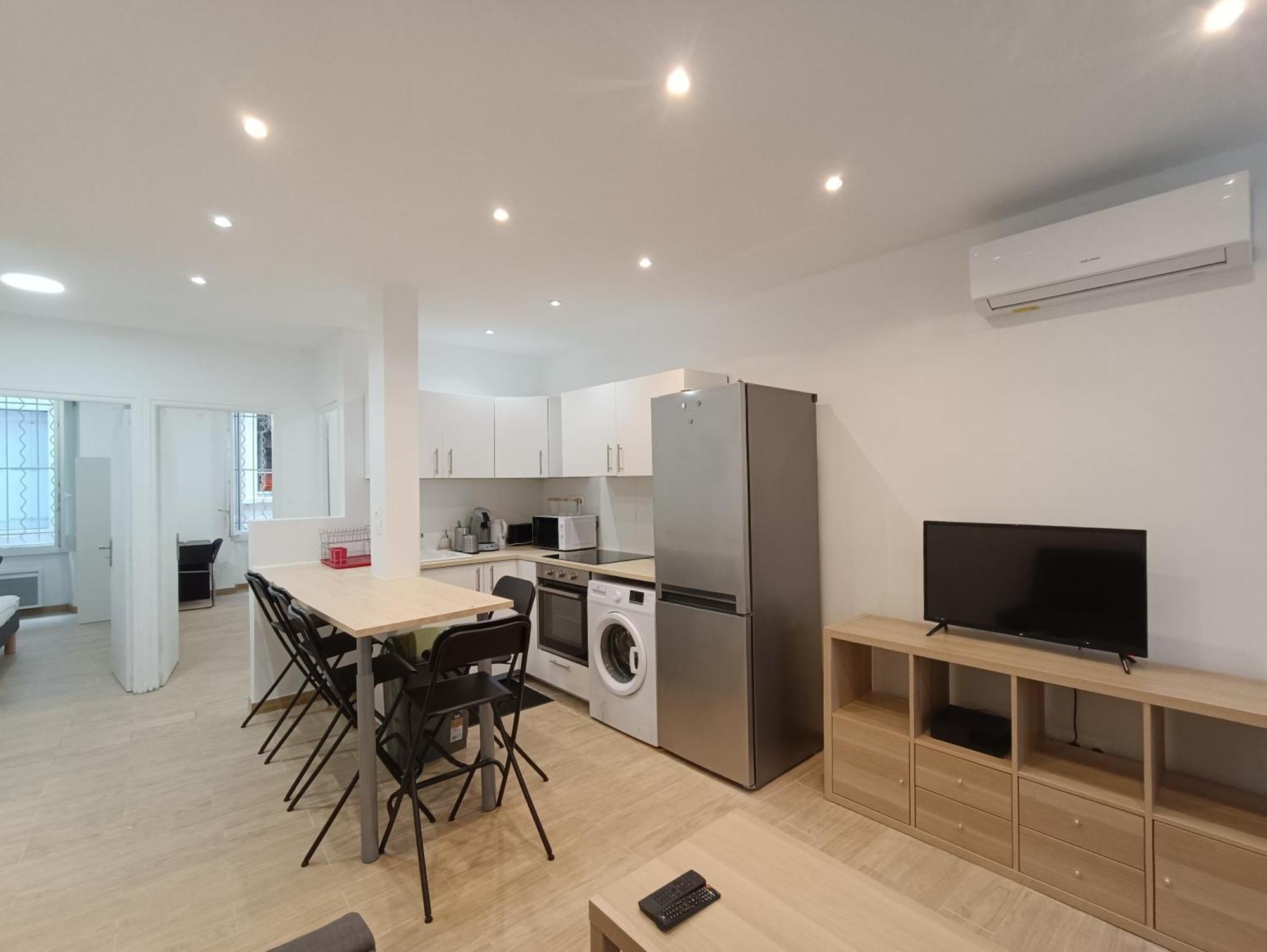 T3 Renove Avec Cour, Intra Muros Avignon Exterior photo